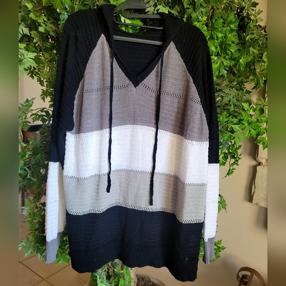 Top - Picture 3 of 4